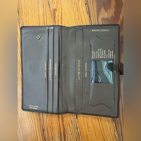 Vintage Leather Wallet - Picture 2 of 5
